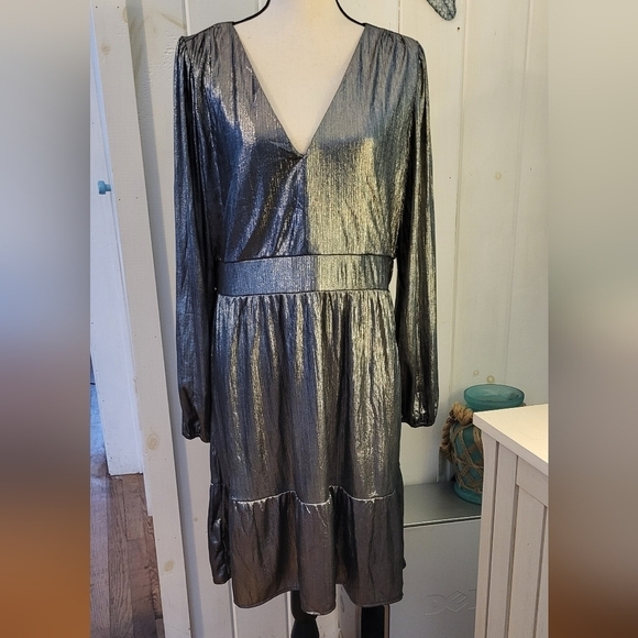 Loft Shimmer Silver Black Ruffle V-Neck Dress Size 14 - Picture 4 of 14